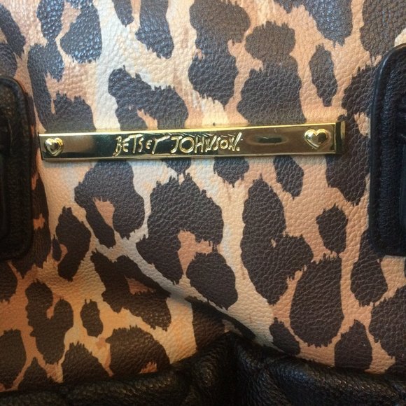 Betsey Johnson Leopard Travel Bag - Picture 7 of 11